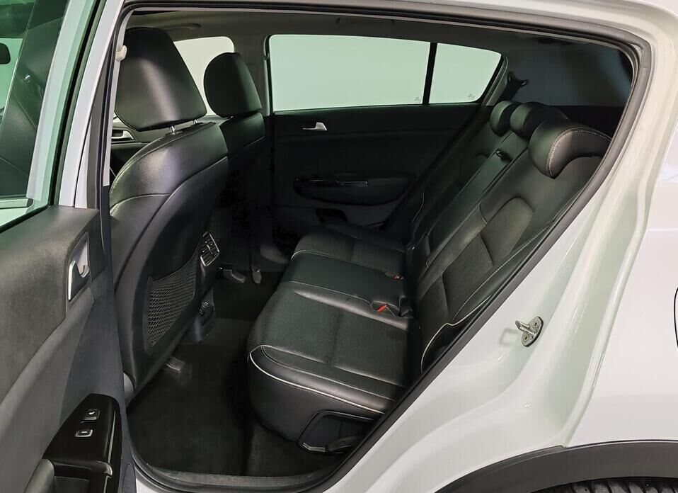 Kia Sportage, IV Рестайлинг 2.4 AT (184 л.с.) 4WD