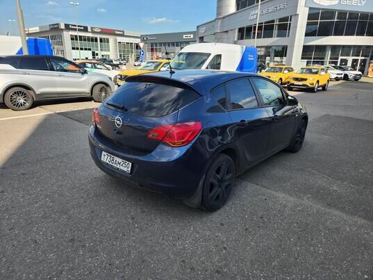 Opel Astra, 2010 г., 214 118 км