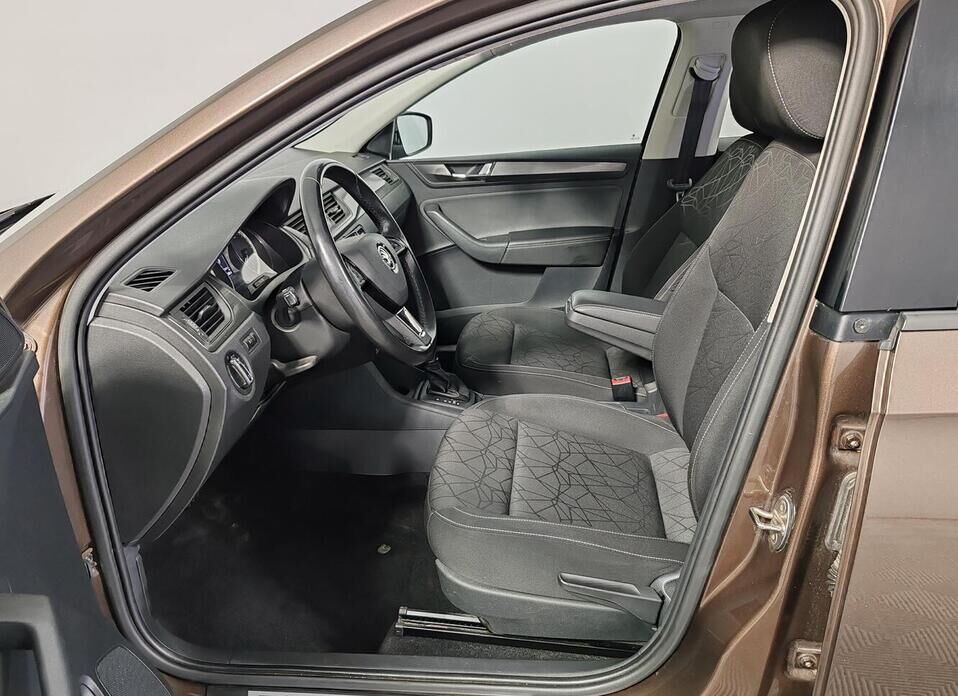 Skoda Rapid, I Рестайлинг 1.6 AT (110 л.с.)