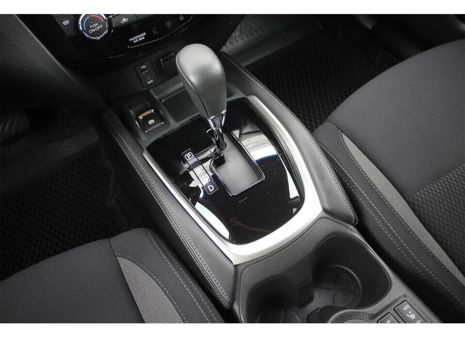 Nissan Qashqai, II Рестайлинг 2.0 CVT (144 л.с.)
