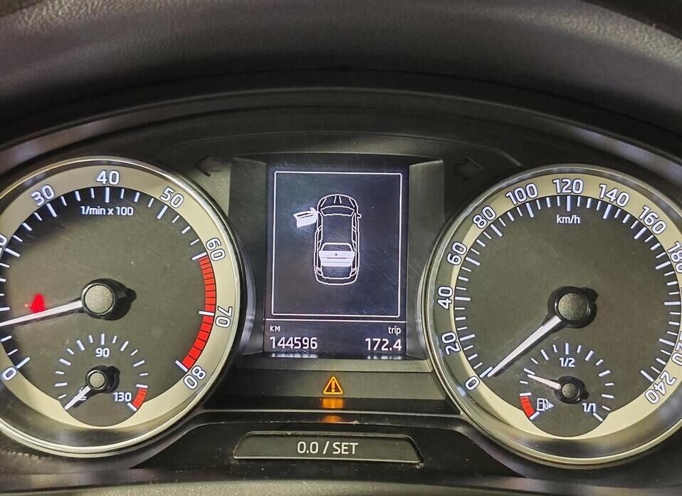 Skoda Rapid, I Рестайлинг 1.6 AT (110 л.с.)