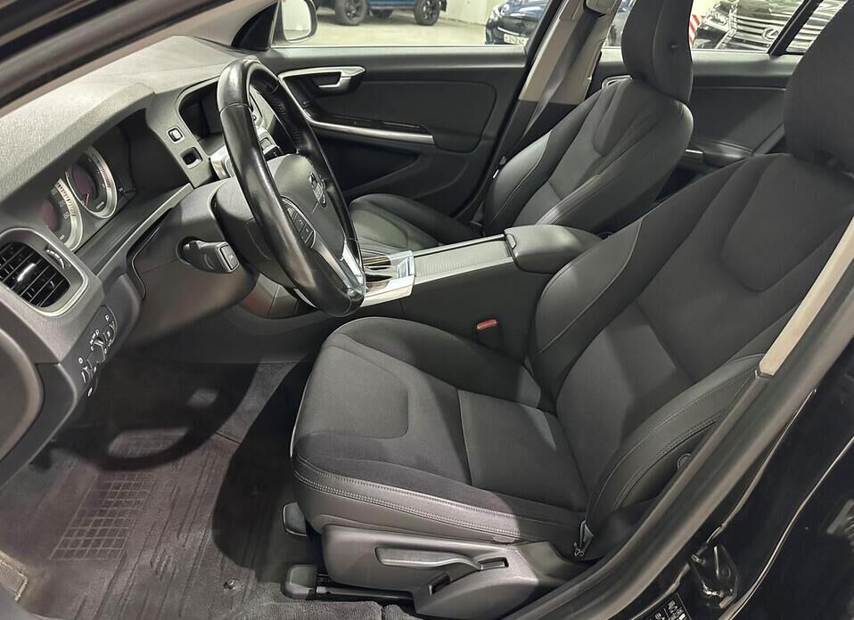 Volvo S60, II 2.5 AT (249 л.с.)