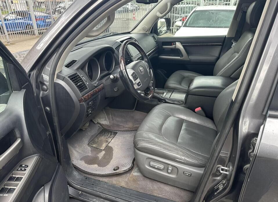 Toyota Land Cruiser, 200 Series 4.7 AT (288 л.с.) 4WD