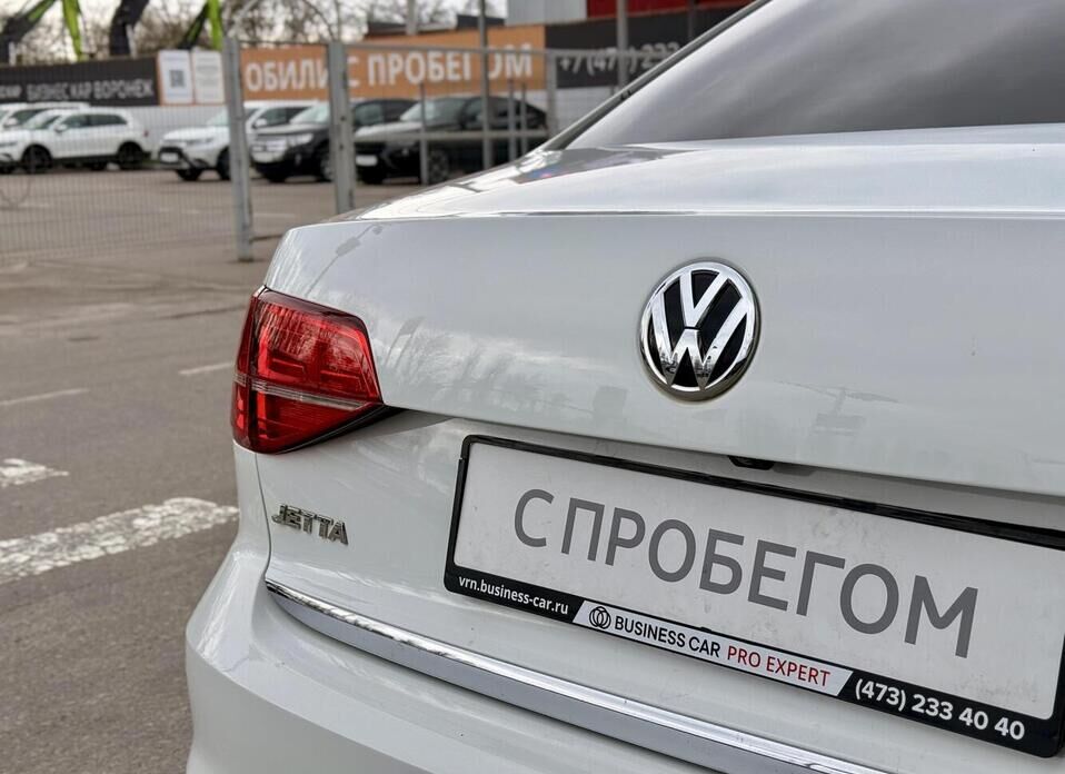 Volkswagen Jetta, VI Рестайлинг 1.4 AMT (125 л.с.)