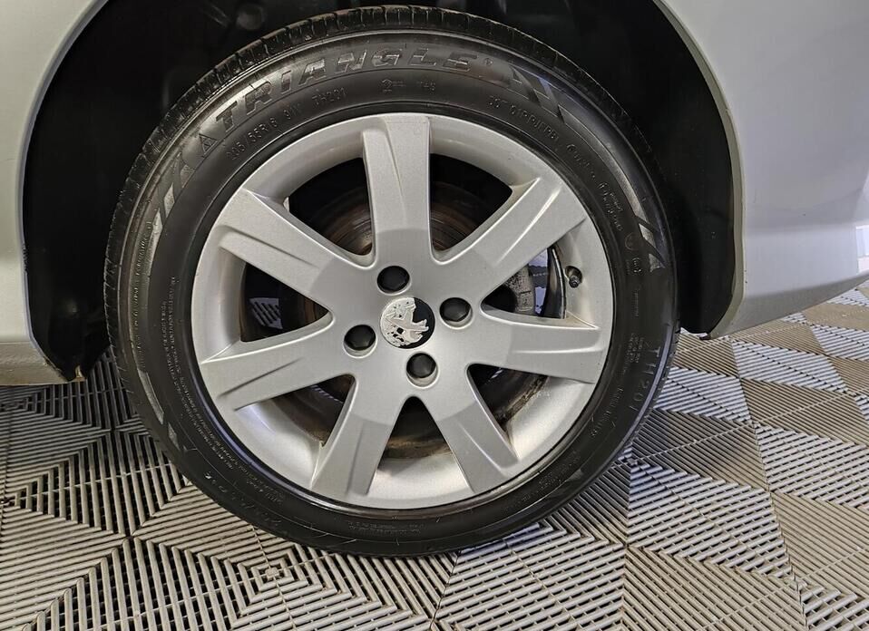 Peugeot 308, I Рестайлинг 1.6 AT (120 л.с.)