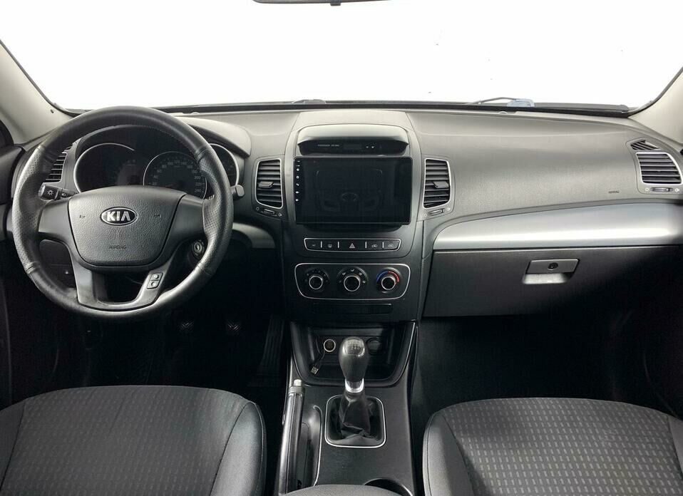 Kia Sorento 2.4 MT (175 л.с.)