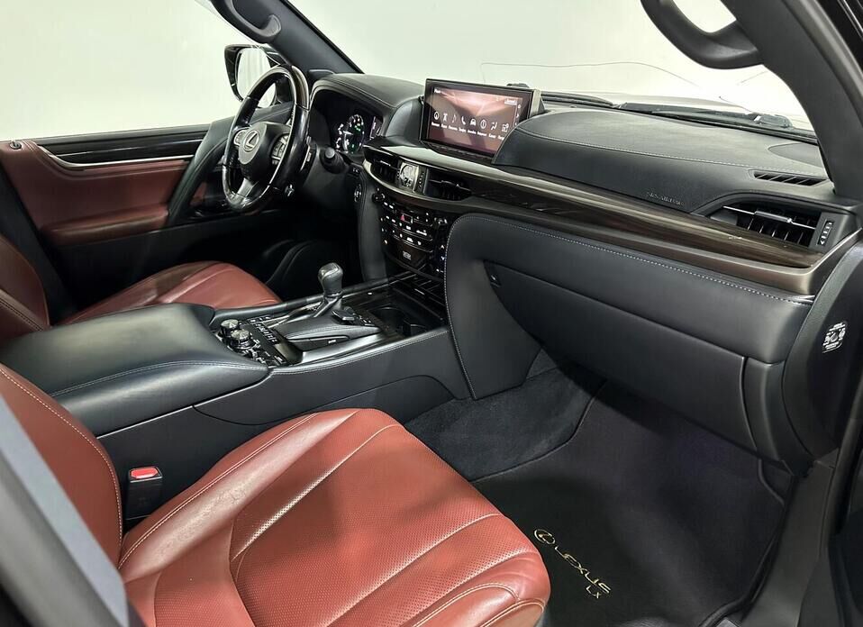 Lexus LX, III Рестайлинг 2 570 5.7 AT (367 л.с.) 4WD