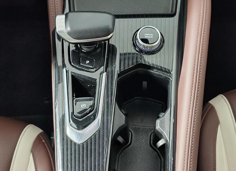 Geely Monjaro 2.0 AT (238 л.с.) 4WD