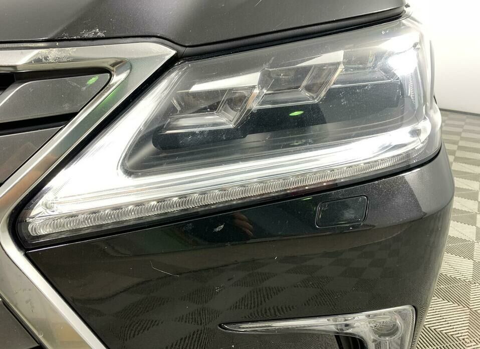 Lexus LX 570 5.7 AT (367 л.с.) 4WD
