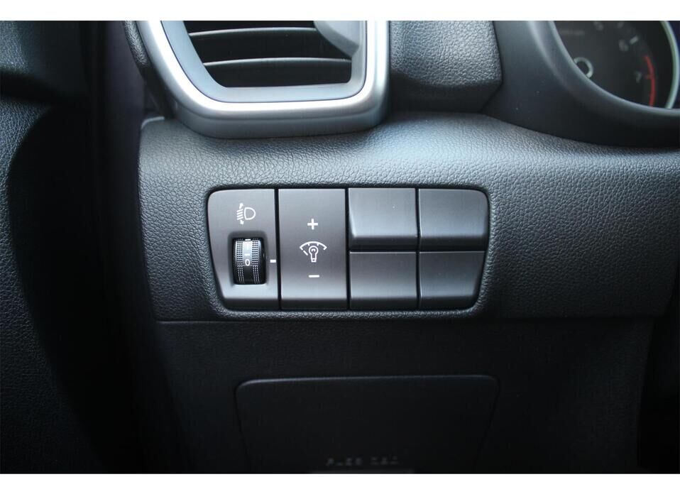 Kia Sportage, IV Рестайлинг 2.0 AT (150 л.с.)
