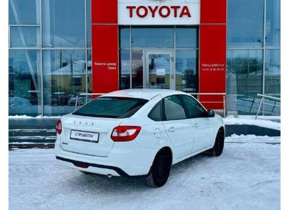 LADA (ВАЗ) Granta, I Рестайлинг 1.6 MT (90 л.с.)