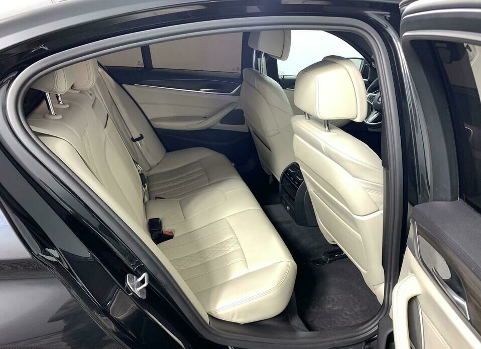 BMW 5 серии 530d xDrive 3.0d AT (249 л.с.) 4WD