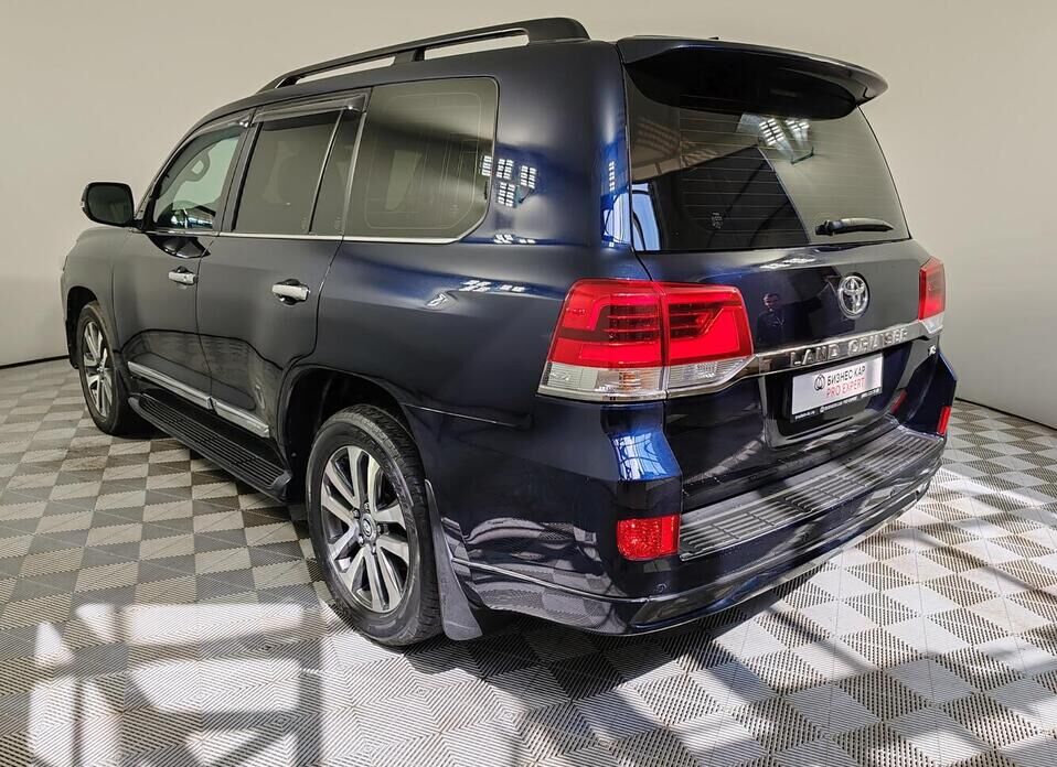 Toyota Land Cruiser, 200 Series Рестайлинг 2 4.5d AT (249 л.с.) 4WD