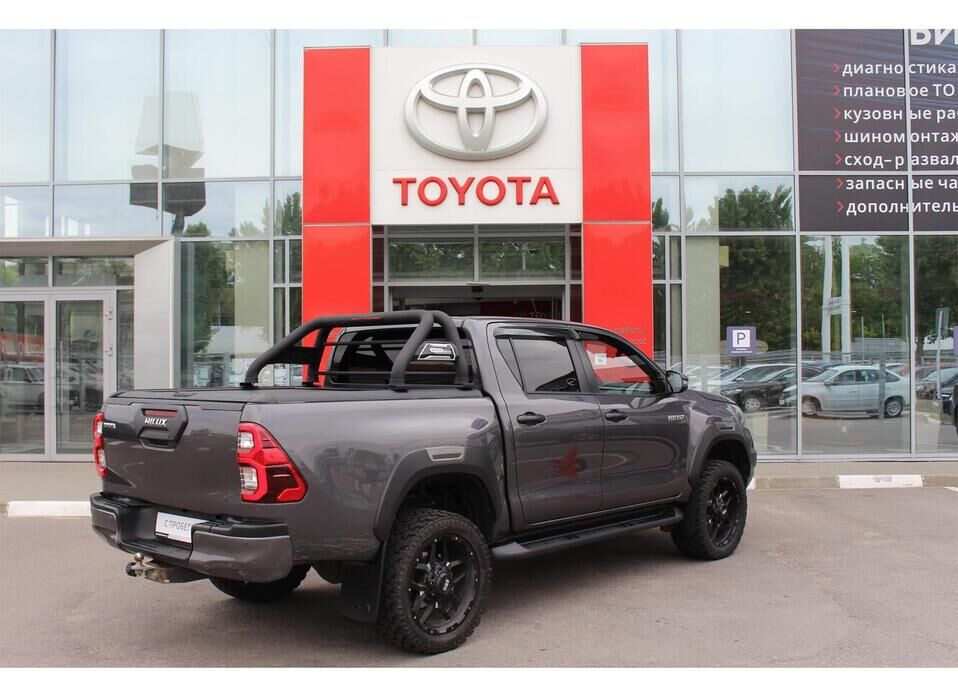 Toyota Hilux 2.8d AT (200 л.с.) 4WD