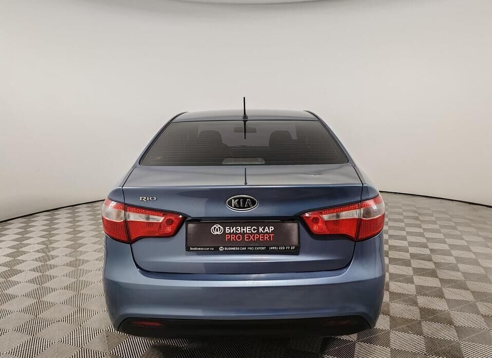 Kia Rio, III 5-speed 1.6 MT (123 л.с.)