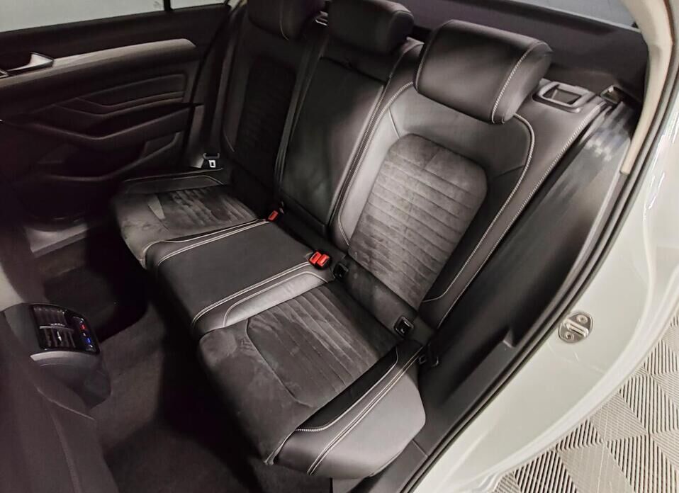 Volkswagen Passat, B8 Рестайлинг 1.4 AMT (150 л.с.)