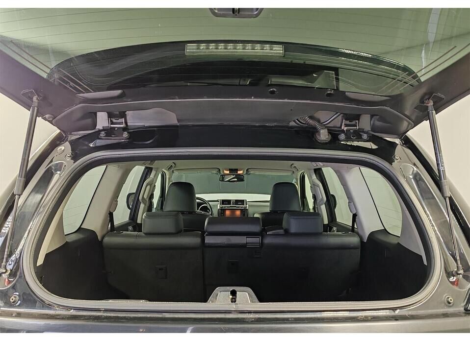 Toyota Land Cruiser Prado, 150 Series Рестайлинг 1 2.8d AT (177 л.с.) 4WD