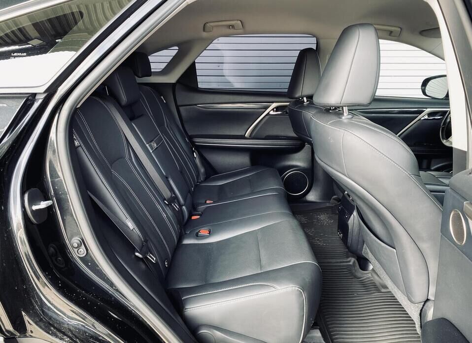 Lexus RX, IV Рестайлинг 300 2.0 AT (238 л.с.) 4WD