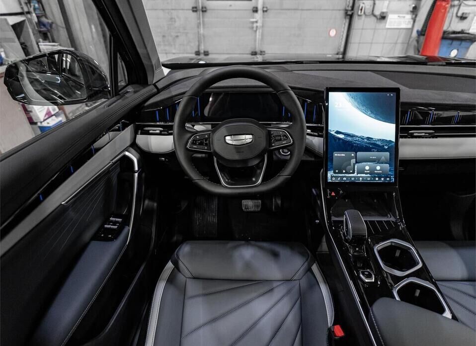 Geely Atlas, II 1.5 AMT (147 л.с.)