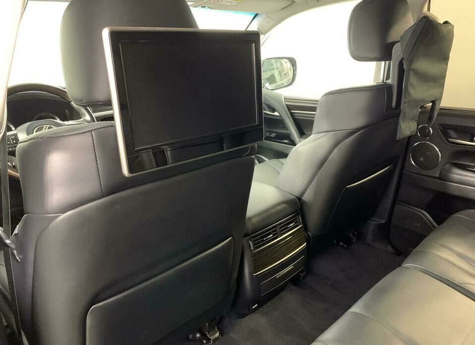 Lexus LX 570 5.7 AT (367 л.с.) 4WD
