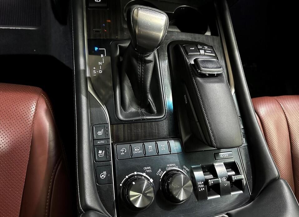 Lexus LX, III Рестайлинг 2 570 5.7 AT (367 л.с.) 4WD