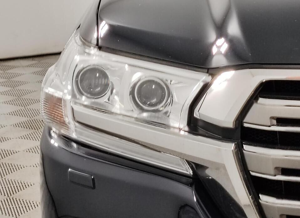 Toyota Land Cruiser, 200 Series Рестайлинг 2 4.5d AT (249 л.с.) 4WD