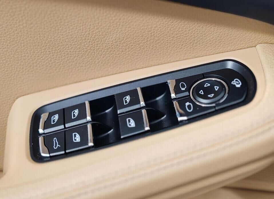 Porsche Macan, I 2.0 AMT (252 л.с.) 4WD