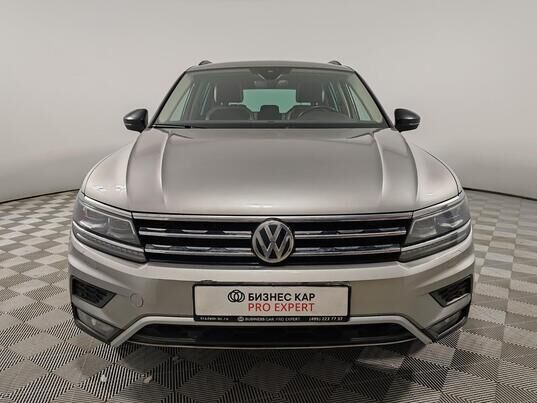 Volkswagen Tiguan, 2019&nbsp;г., 100&nbsp;734&nbsp;км