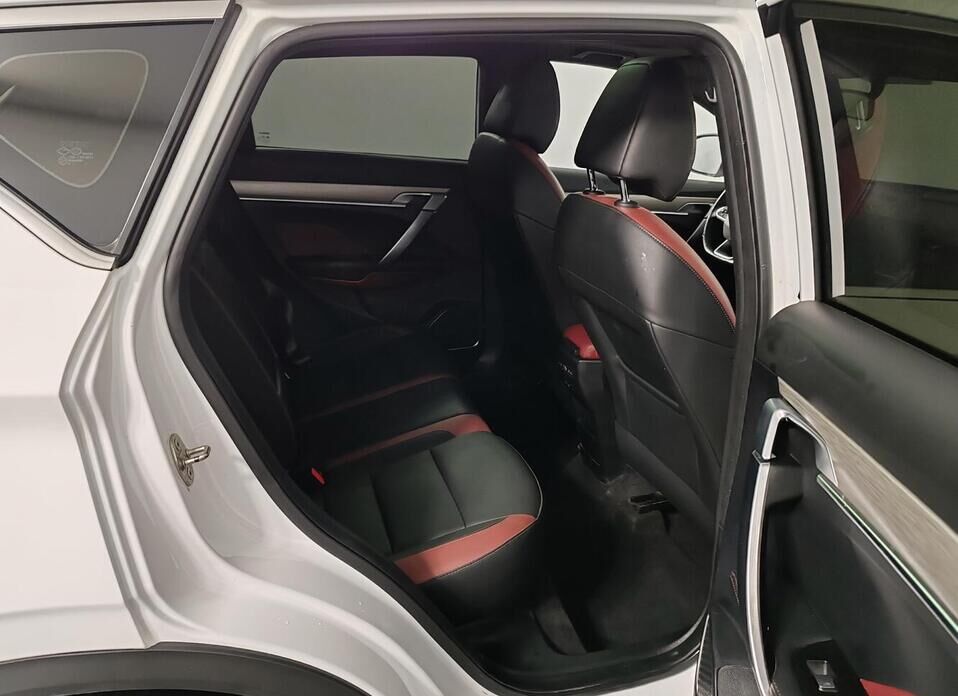 Geely Coolray, I 1.5 AMT (150 л.с.)