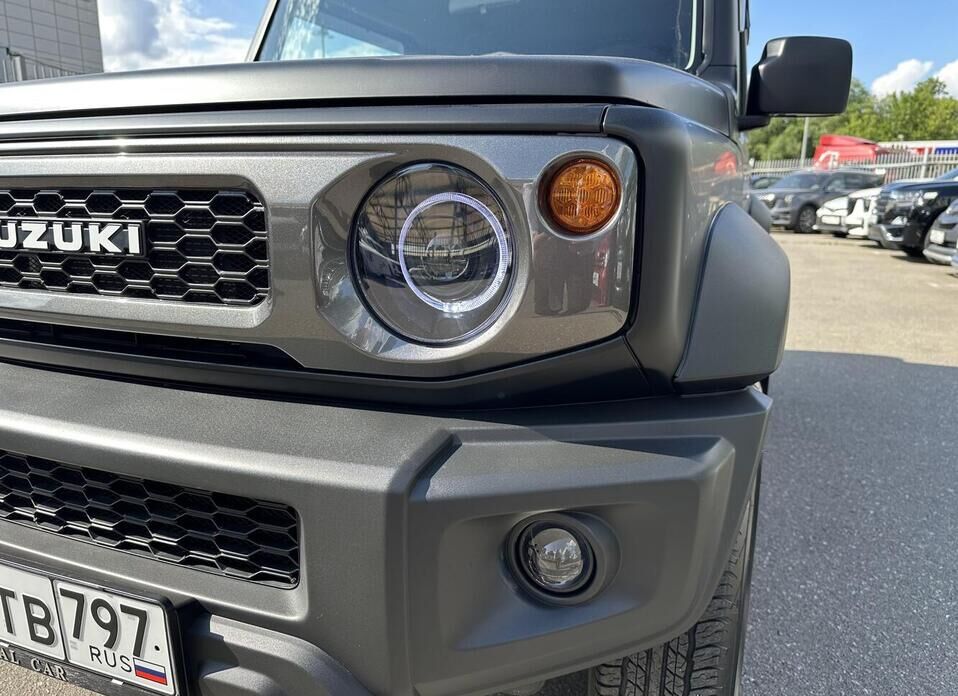Suzuki Jimny 1.5 MT (102 л.с.) 4WD