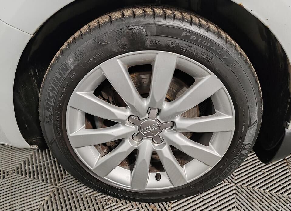 Audi A1, I (8X) 1.4 AMT (122 л.с.)