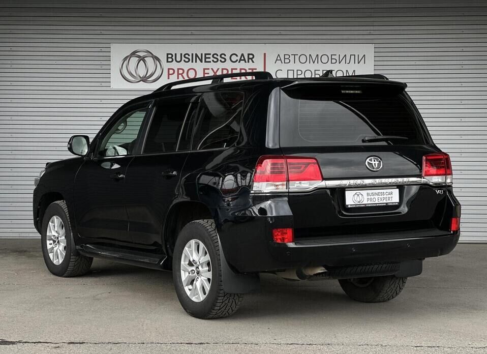 Toyota Land Cruiser, 200 Series Рестайлинг 2 4.6 AT (309 л.с.) 4WD