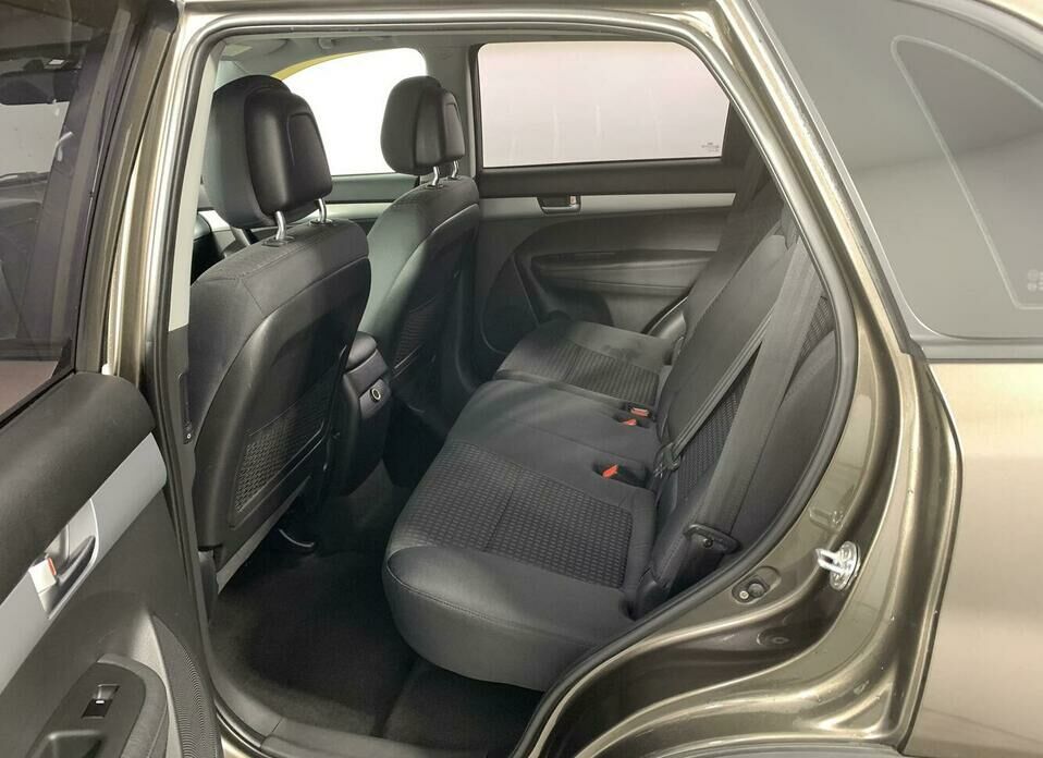 Kia Sorento 2.4 MT (175 л.с.)