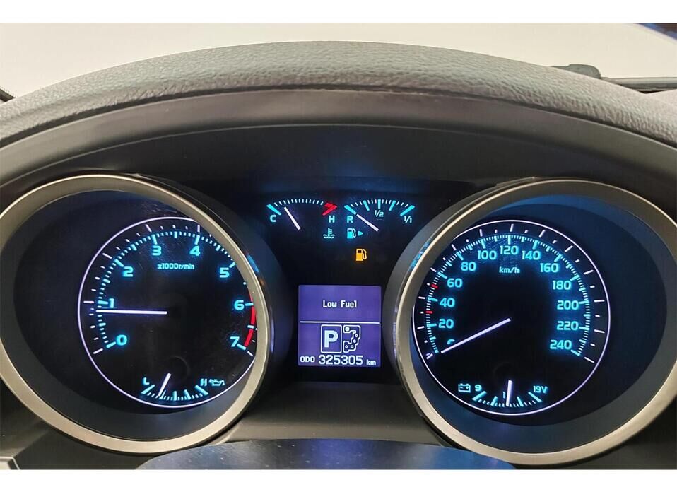 Toyota Land Cruiser, 200 Series 4.7 AT (288 л.с.) 4WD