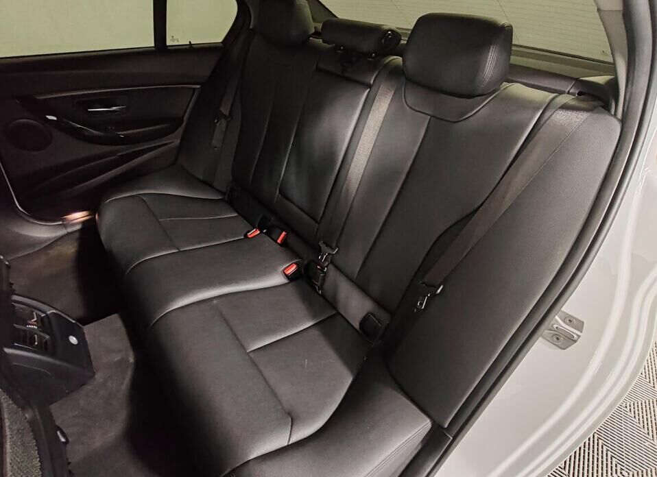 BMW 3 серии, VI (F3x) Рестайлинг 318i 1.5 AT (136 л.с.)