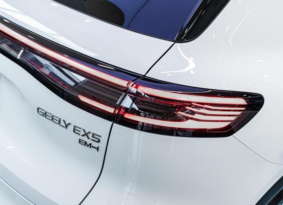 Geely EX5 EM-i 1.5hyb AT (167 л.с.)