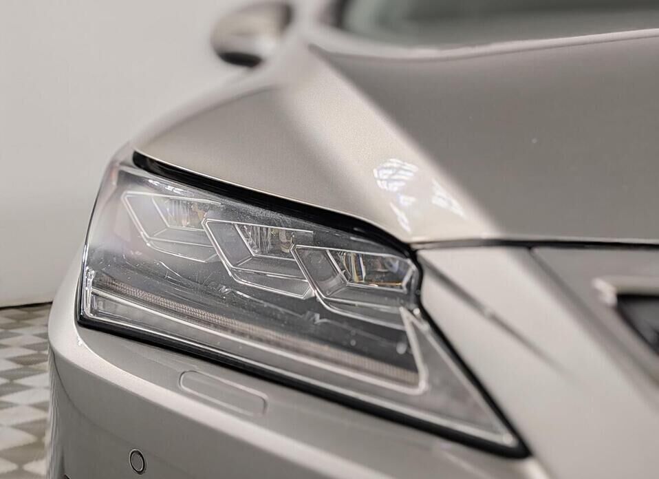 Lexus RX, IV 300 2.0 AT (238 л.с.) 4WD