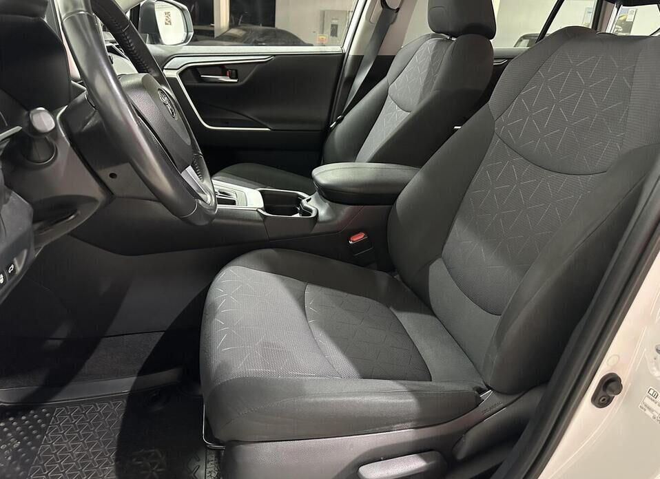 Toyota RAV4 2.0 CVT (149 л.с.)