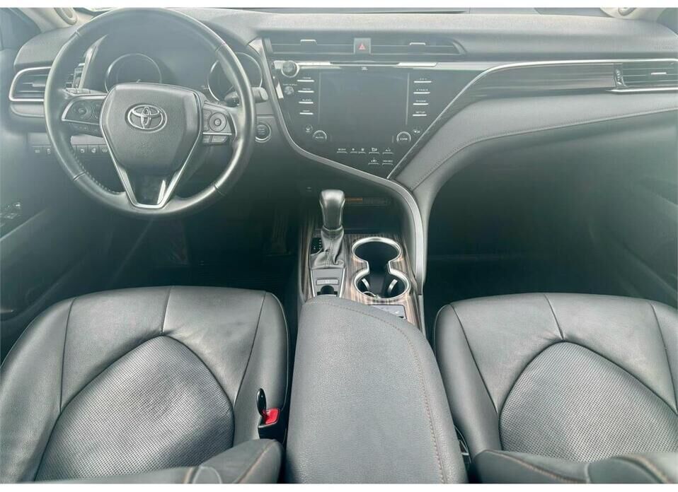 Toyota Camry, VIII (XV70) 3.5 AT (249 л.с.)