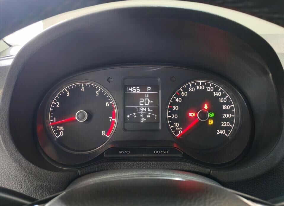 Volkswagen Polo, V Рестайлинг 1.6 AT (110 л.с.)