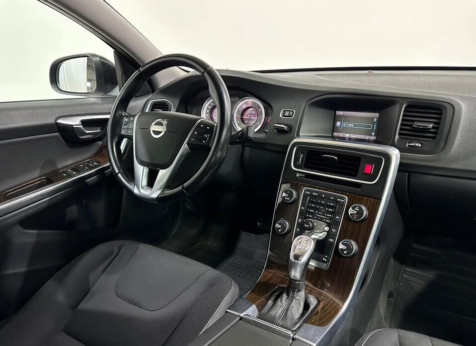 Volvo S60, II 2.5 AT (249 л.с.)