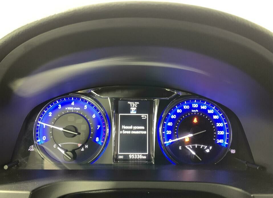 Toyota Camry 3.5 AT (249 л.с.)