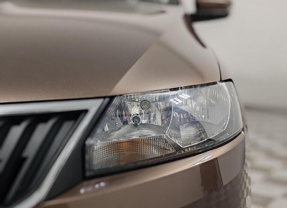 Skoda Rapid, I Рестайлинг 1.6 MT (90 л.с.)