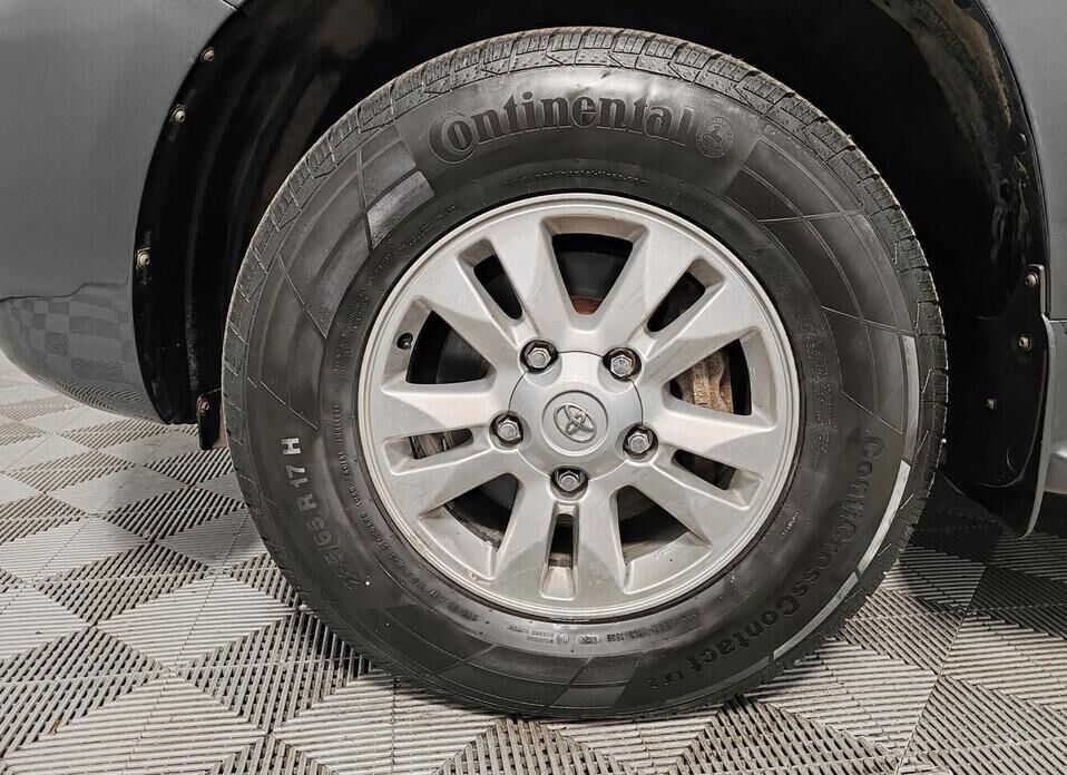 Toyota Land Cruiser, 200 Series 4.7 AT (288 л.с.) 4WD