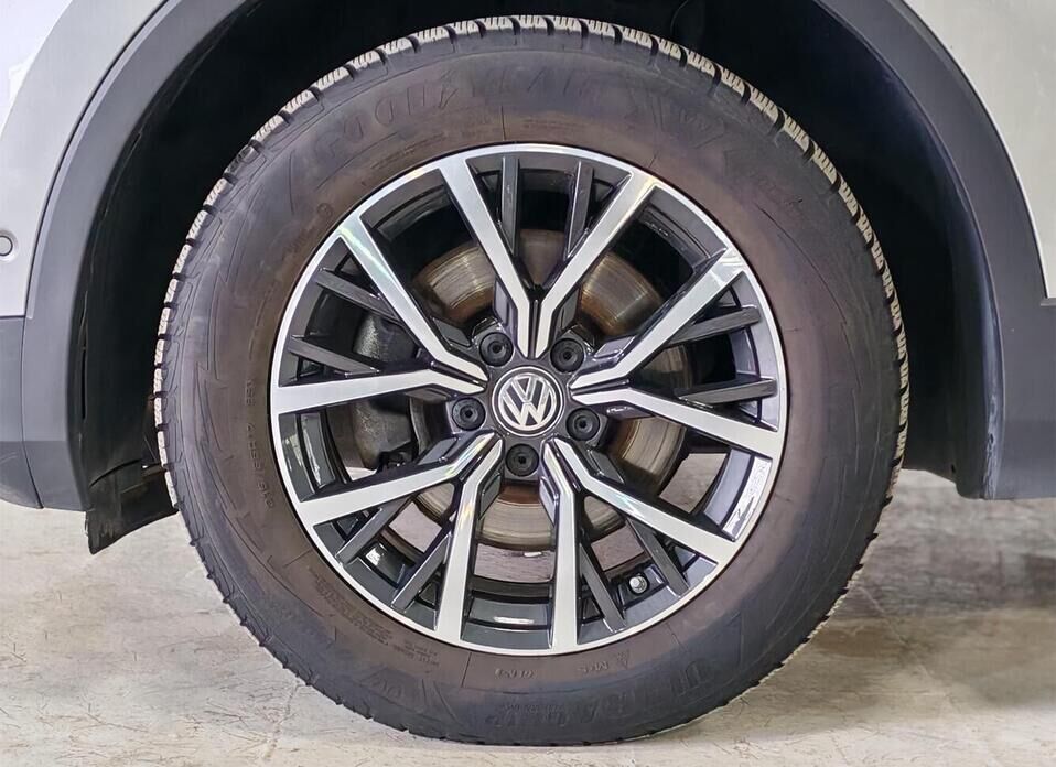 Volkswagen Tiguan, II 2.0d AMT (150 л.с.) 4WD