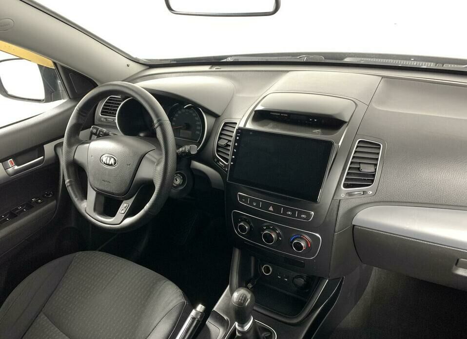 Kia Sorento 2.4 MT (175 л.с.)