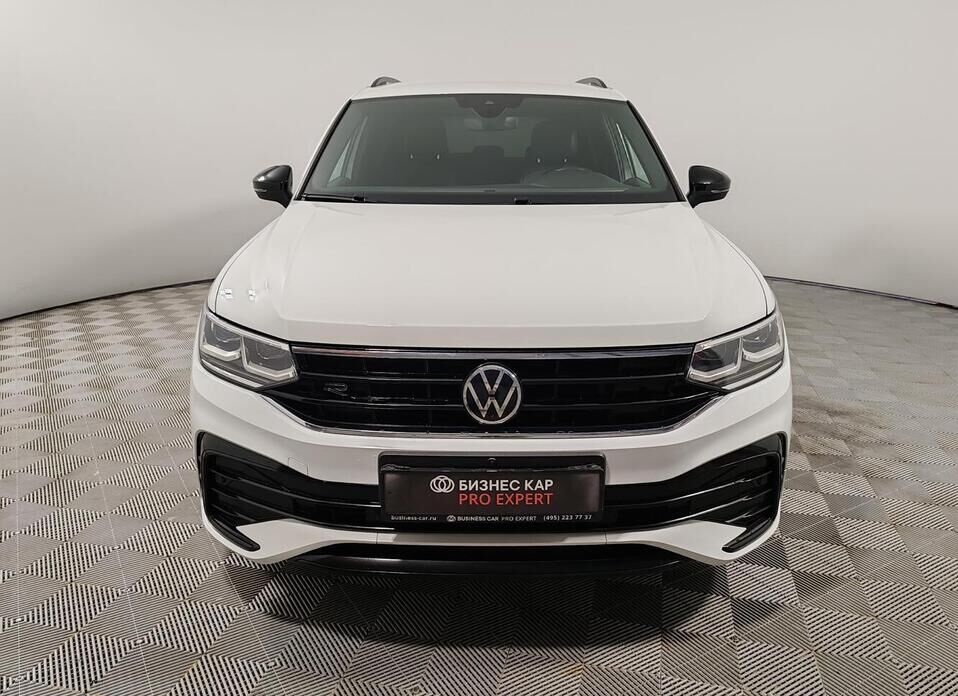 Volkswagen Tiguan, II Рестайлинг 2.0 AMT (180 л.с.) 4WD