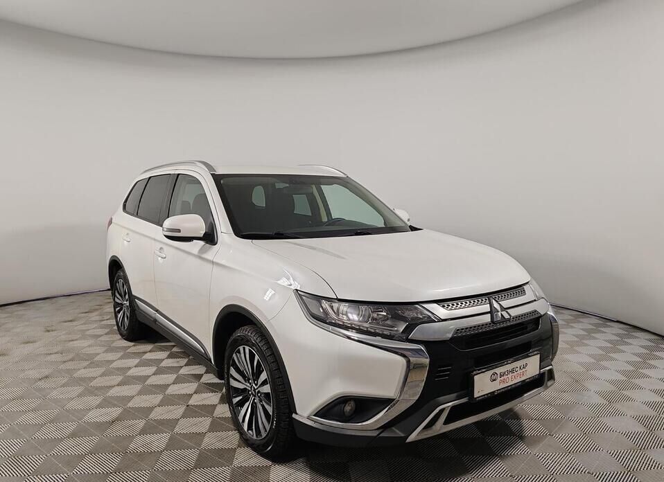 Mitsubishi Outlander, III Рестайлинг 2 2.0 CVT (146 л.с.) 4WD