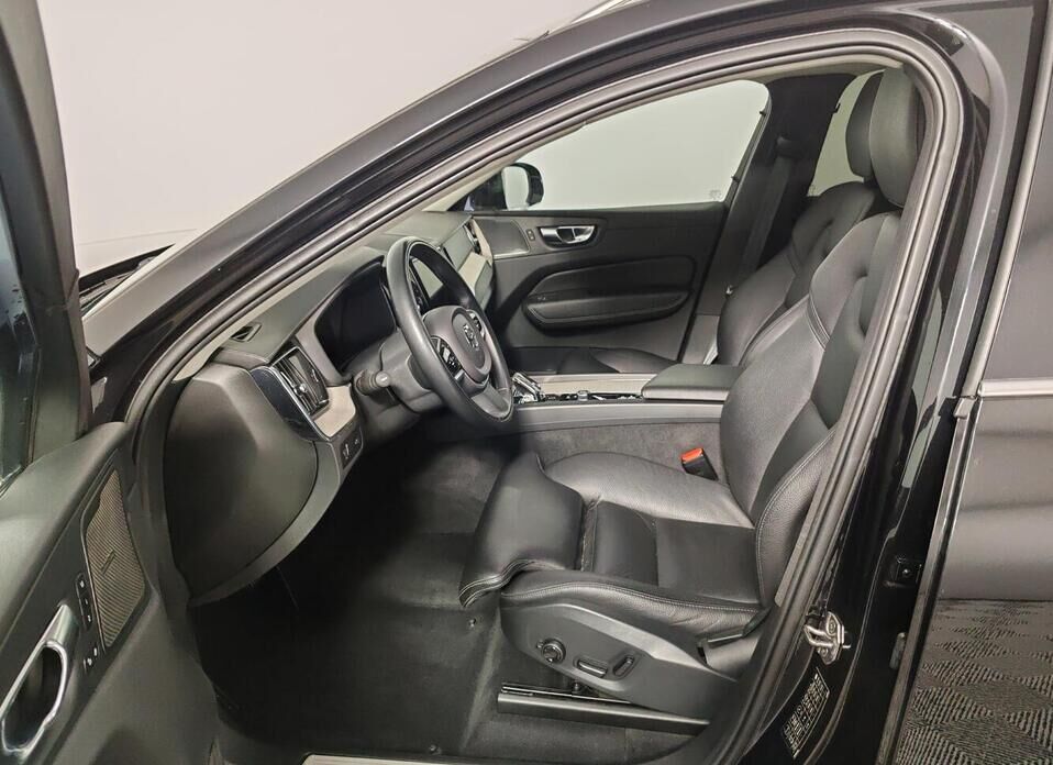 Volvo XC60, II Рестайлинг 2.0d AT (197 л.с.) 4WD