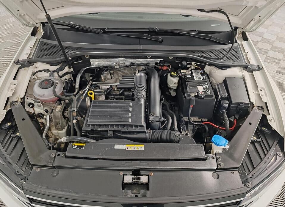 Volkswagen Passat, B8 Рестайлинг 1.4 AMT (150 л.с.)